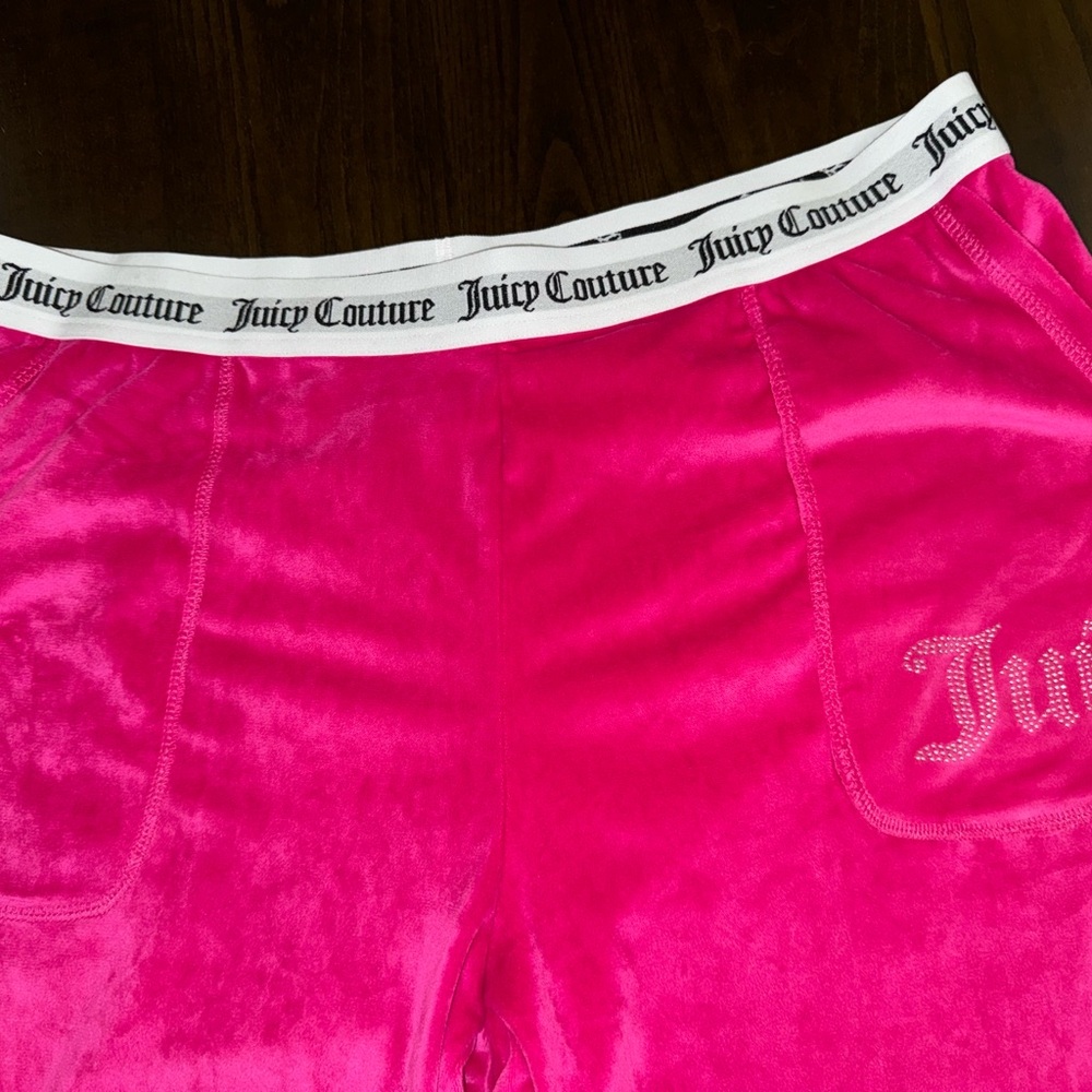 Juicy Couture Bedazzled Velour Sleepware Set - Picture 10 of 12